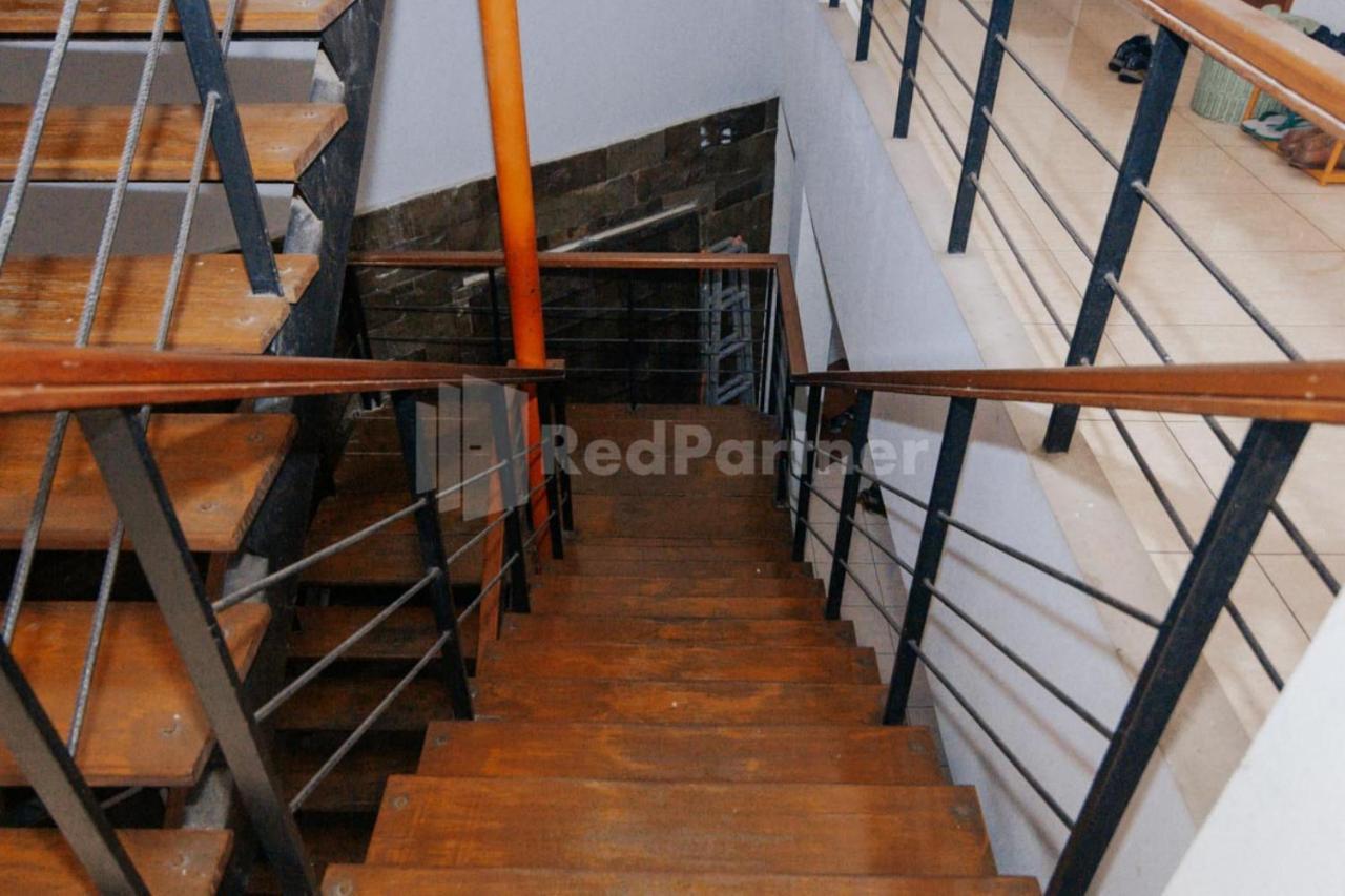 Hotel De Lugano Scbd Syariah Mitra Reddoorz Jakarta Exterior foto