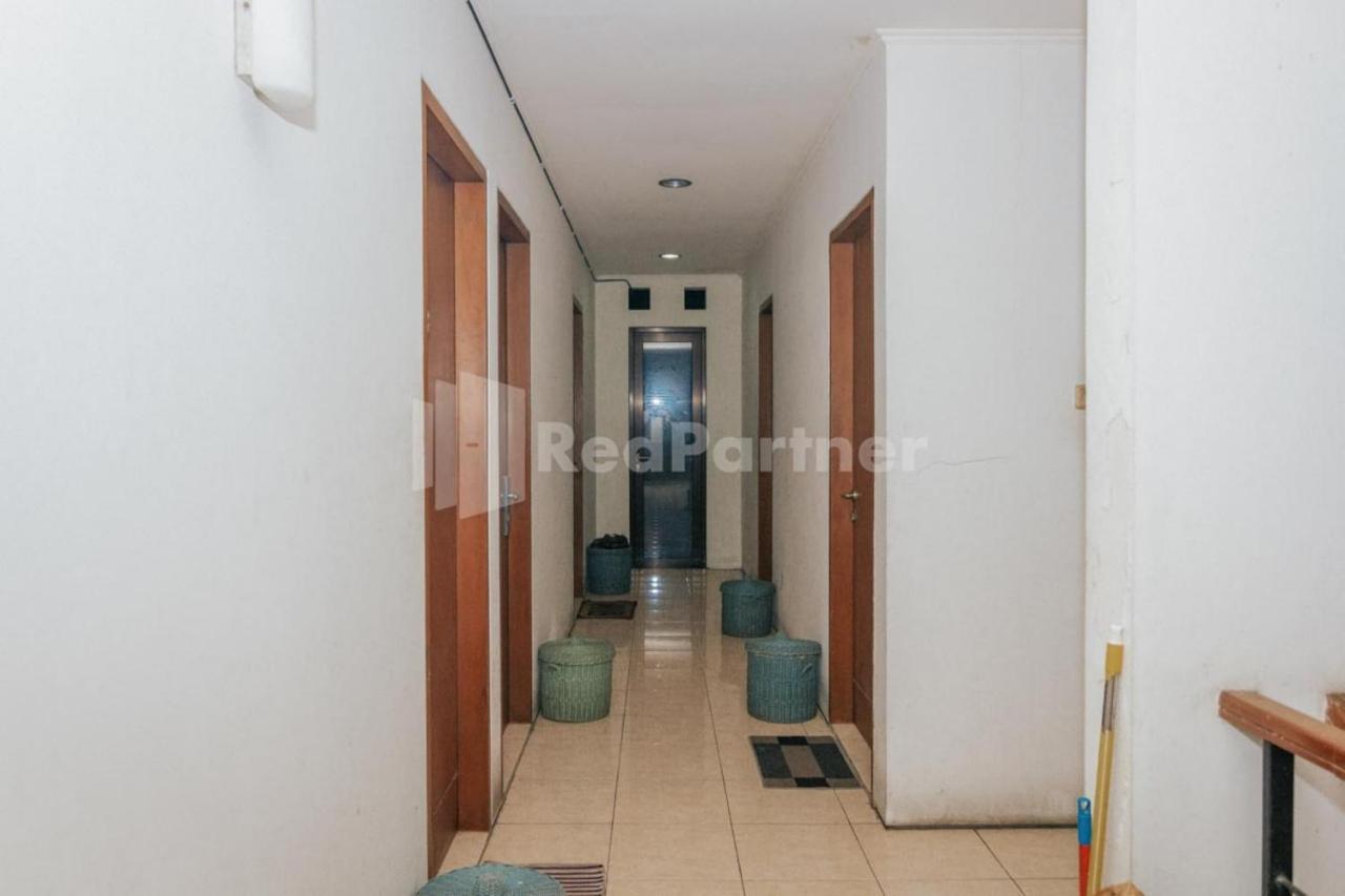 Hotel De Lugano Scbd Syariah Mitra Reddoorz Jakarta Exterior foto